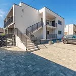 Beach Front Apartment In Zadar With Swimming Pool * Zadar