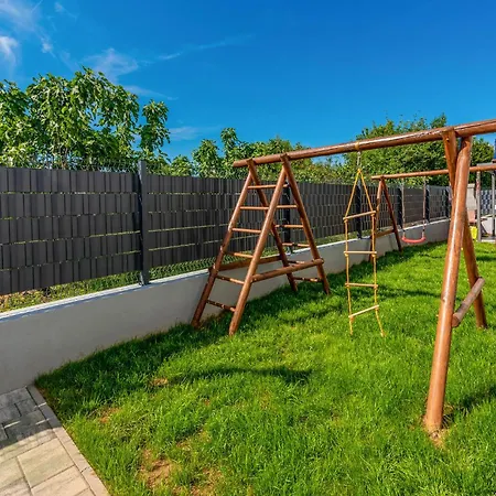 Διαμέρισμα Beach Front Apartment In Zadar With Swimming Pool *