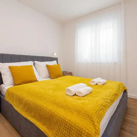 2 Bedroom Awesome Apartment In Zadar *