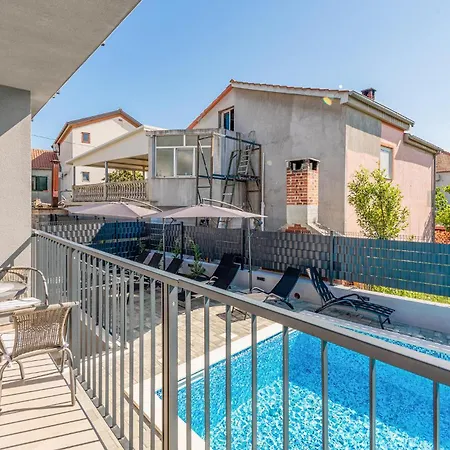 Beach Front Apartment In Zadar With Swimming Pool Διαμέρισμα Ζαντάρ