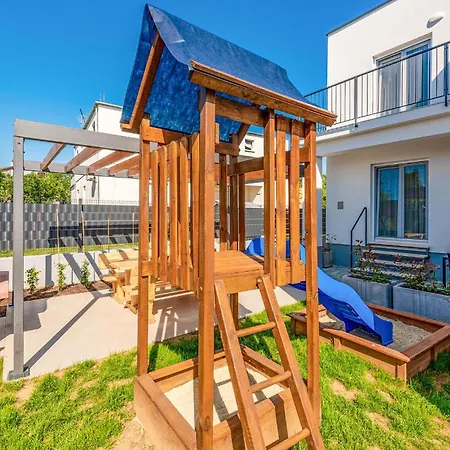 Διαμέρισμα Beach Front Apartment In Zadar With Swimming Pool *