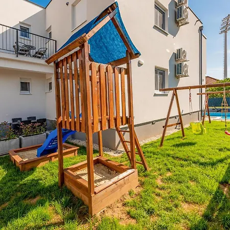 Beach Front Apartment In Zadar With Swimming Pool * Ζαντάρ